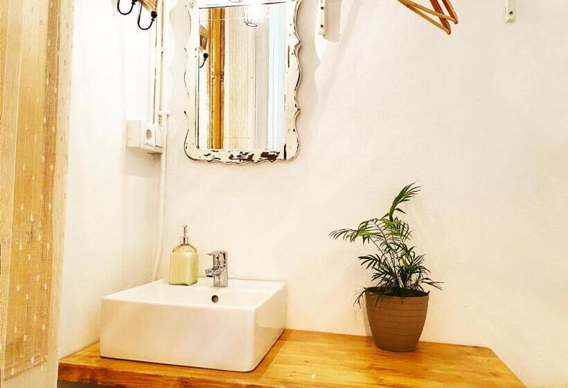 اتاق استاندارد یک تخته با سرویس بهداشتی مشترک, Hostal Portugal