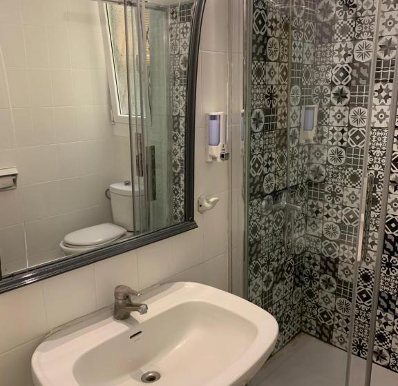 Номер Стандарт Совместная Ванная, Hostal Portugal