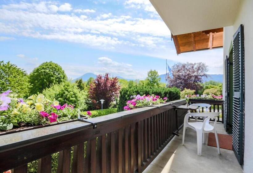 غرفة قياسية مزوَّدة بشُرفة, Pension Bergsee