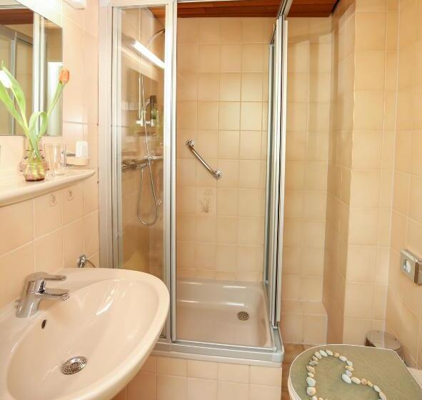 غرفة قياسية مزوَّدة بشُرفة, Pension Bergsee