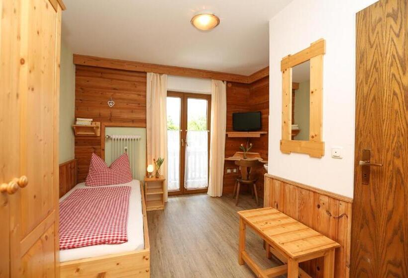 غرفة قياسية فردية مزودة بشُرفة, Pension Bergsee