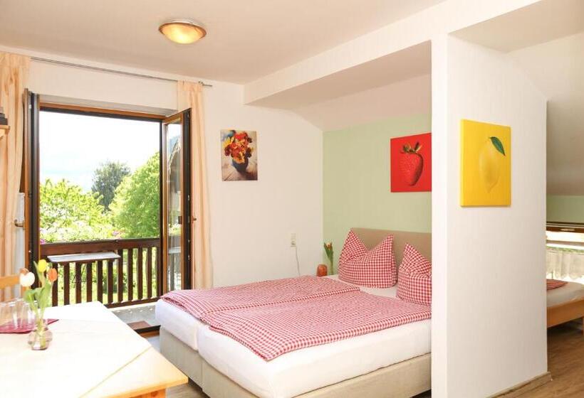 غرفة قياسية ثلاثية مزودة بشرفة, Pension Bergsee