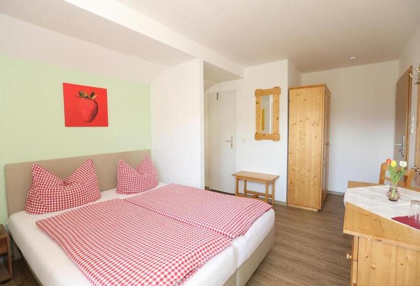 חדר סטנדרט לשלושה עם מרפסת, Pension Bergsee