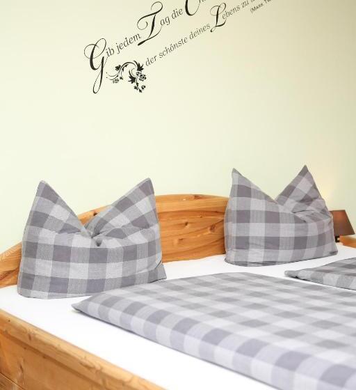 غرفة قياسية مزوَّدة بشُرفة, Pension Bergsee