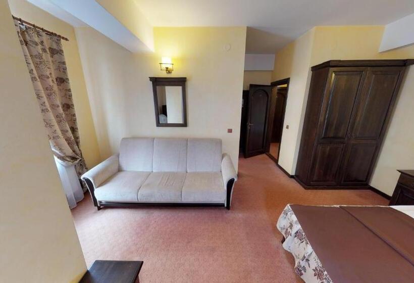 주니어 스위트, Pension Korona