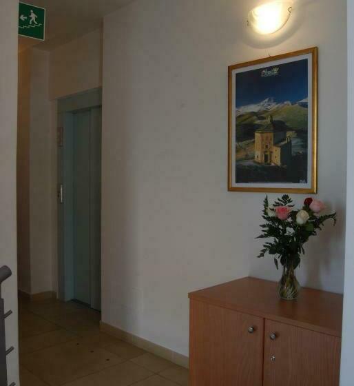 استودیوی استاندارد, Residence Helene