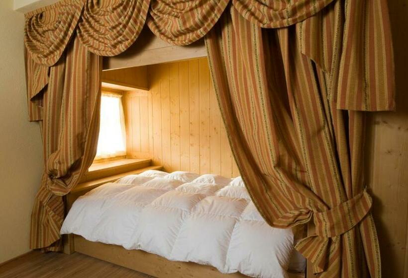 إستوديو قياسى, Villa Fridau Resort