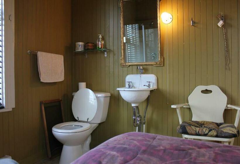Номер Стандарт, Auberge Du Café Chez Sam