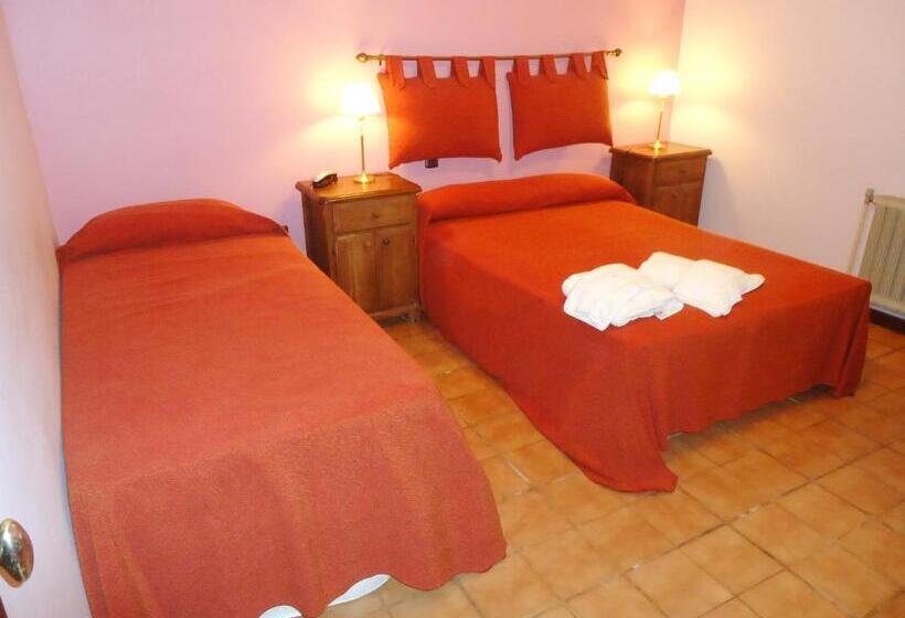 غرفة قياسية ثلاثية, Hosteria Zureechea