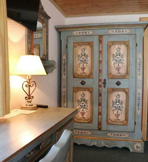 غرفة قياسية ثلاثية مزودة بشرفة, Restaurant Alpenblick