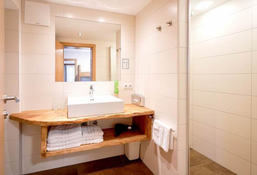 اتاق خانوادگی, Bio Pension Bliem