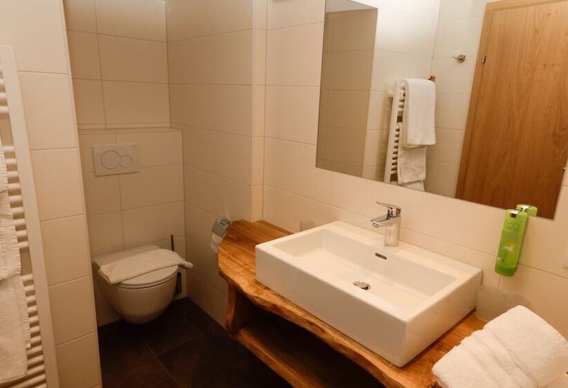 اتاق خانوادگی, Bio Pension Bliem