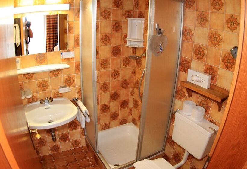 اتاق خانوادگی, Bio Pension Bliem