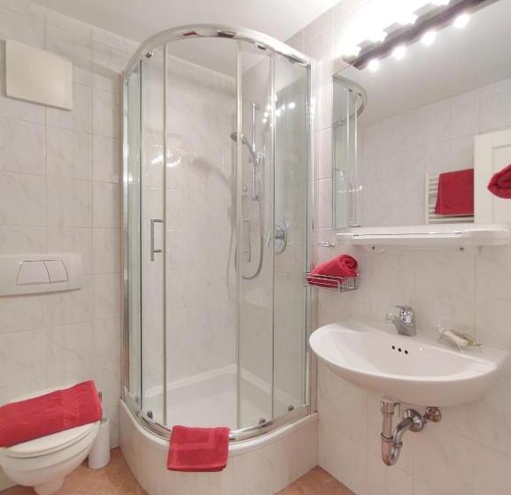 اتاق اکونومی, Koller, Pension Haus