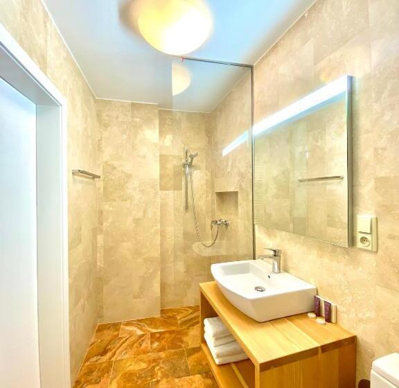 חדר דלוקס לשלושה, Rezidence Zvon