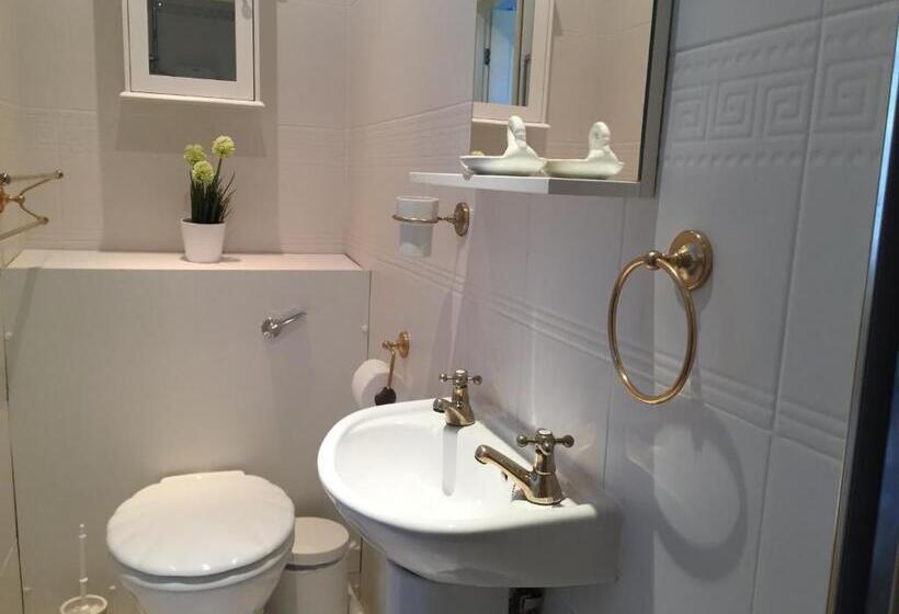 家庭间, Sandsides Guest House