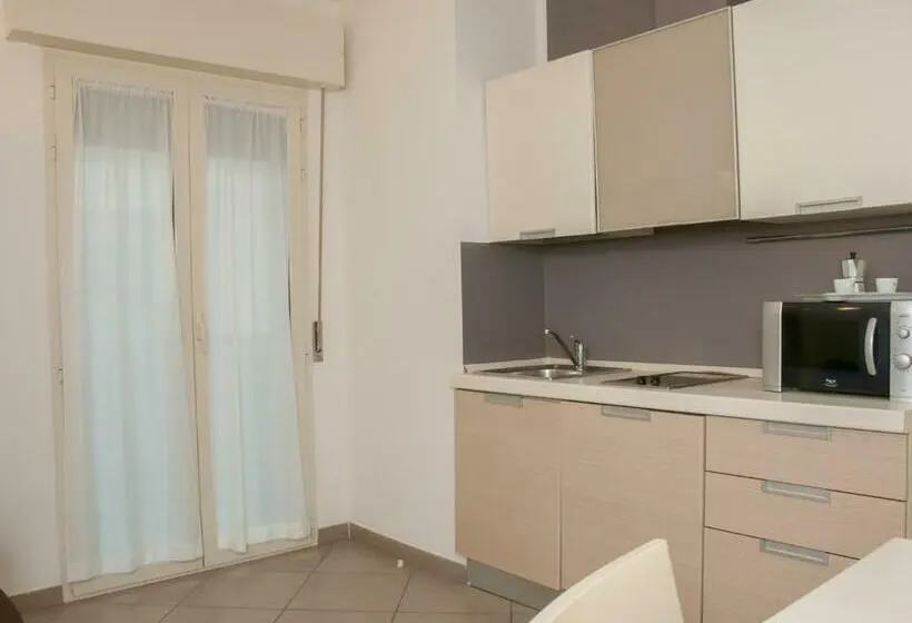 استودیوی استاندارد, Residence Art