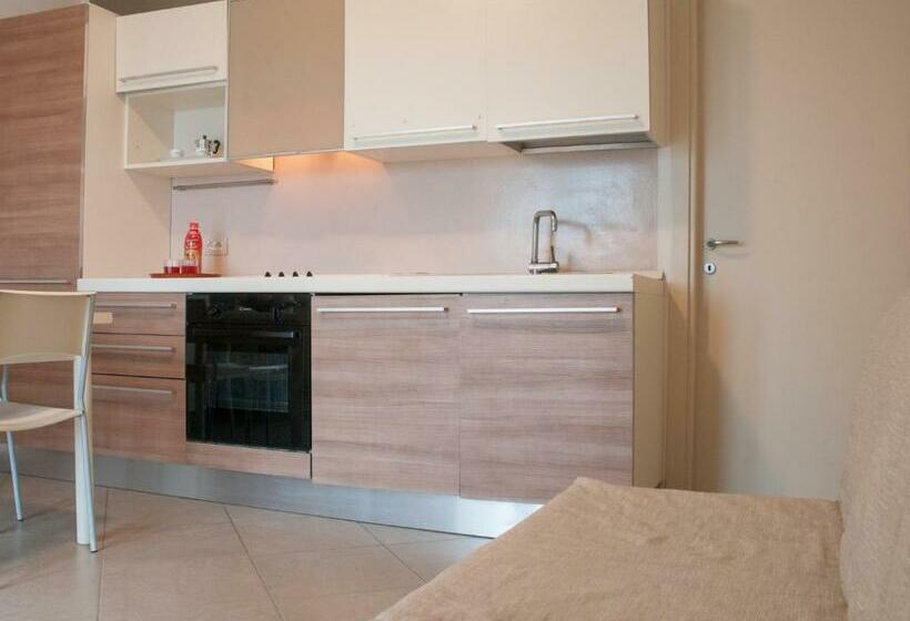 آپارتمان 1 خوابه, Residence Art