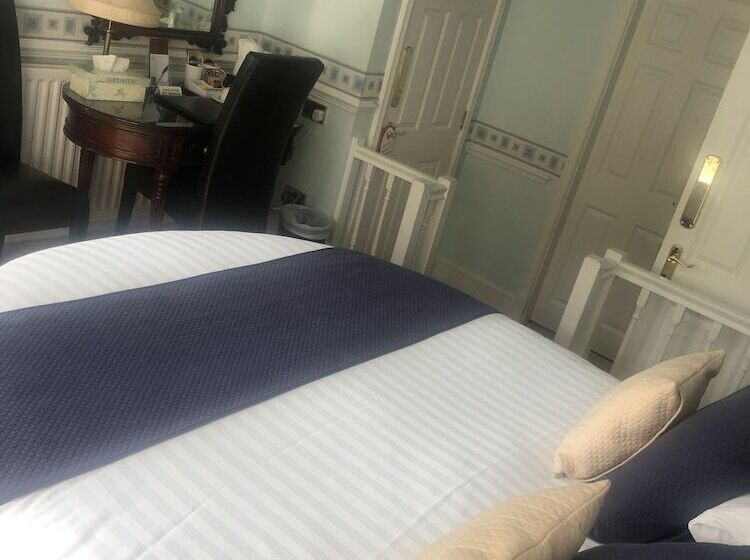 标准间, The Old Bell Inn