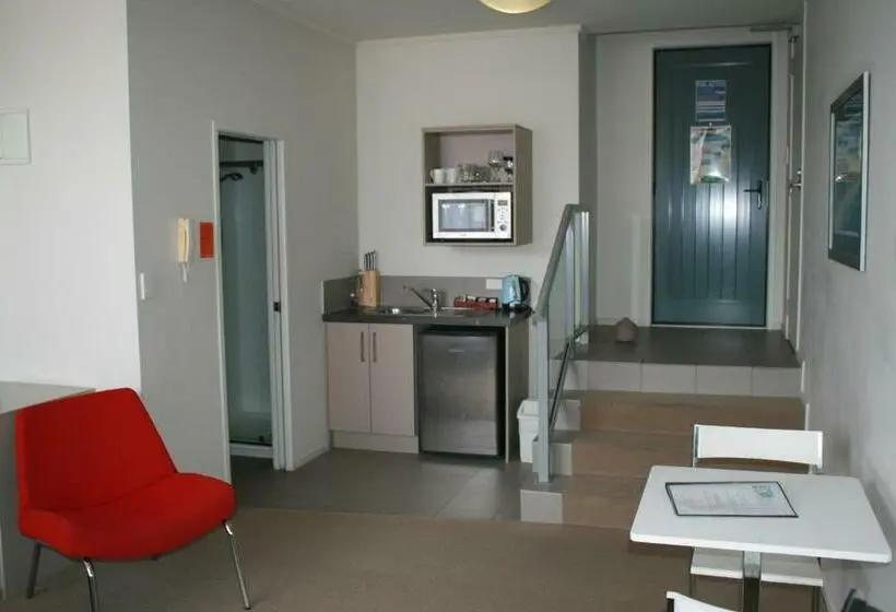 スタンダードスタジオ, Atlas Suites And Apartments