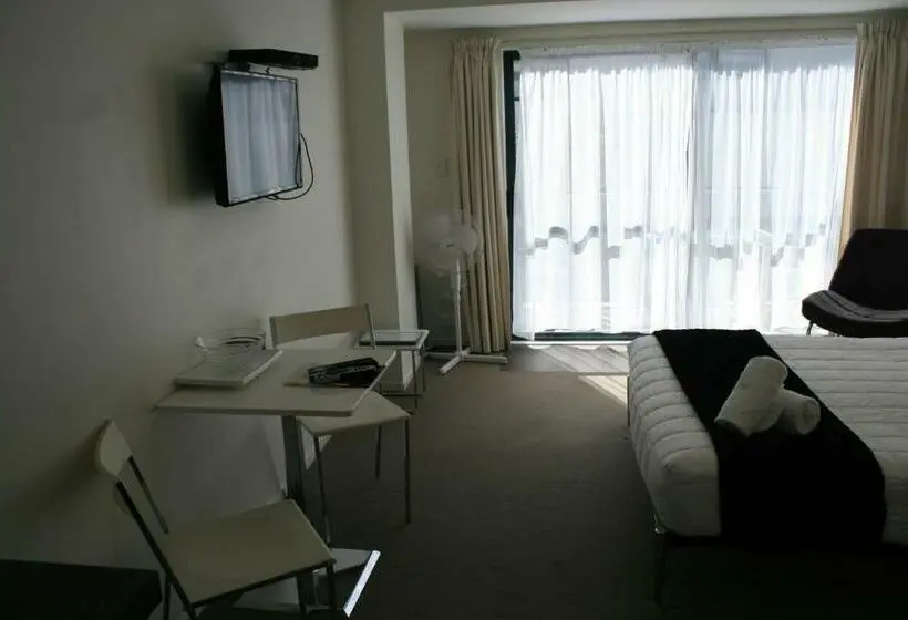 スタンダードスタジオ, Atlas Suites And Apartments