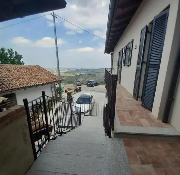 スタンダードスタジオ, Agriturismo Brusalino