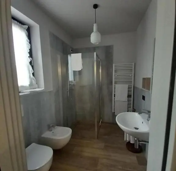 スタンダードスタジオ, Agriturismo Brusalino