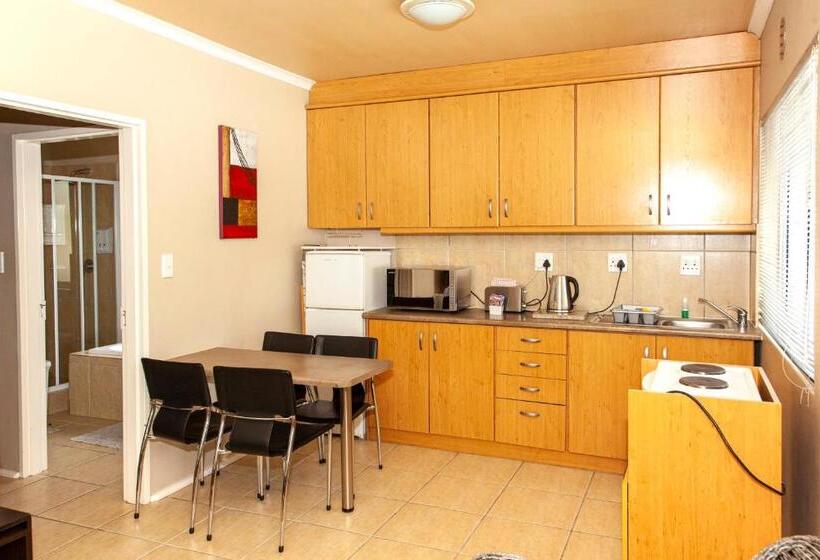 スイート, 80 Kendal Guest House