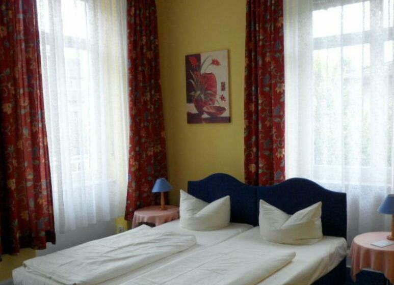 חדר סטנדרט לשלושה, Gästehaus Vis A Vis