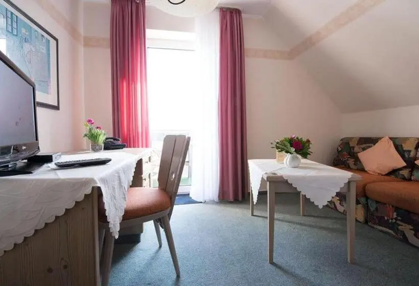 استودیوی استاندارد, Kleines Hotel Wemhoff
