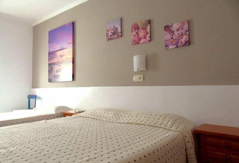 스탠다드 트리플 룸, Pensió I Apartament Torrent