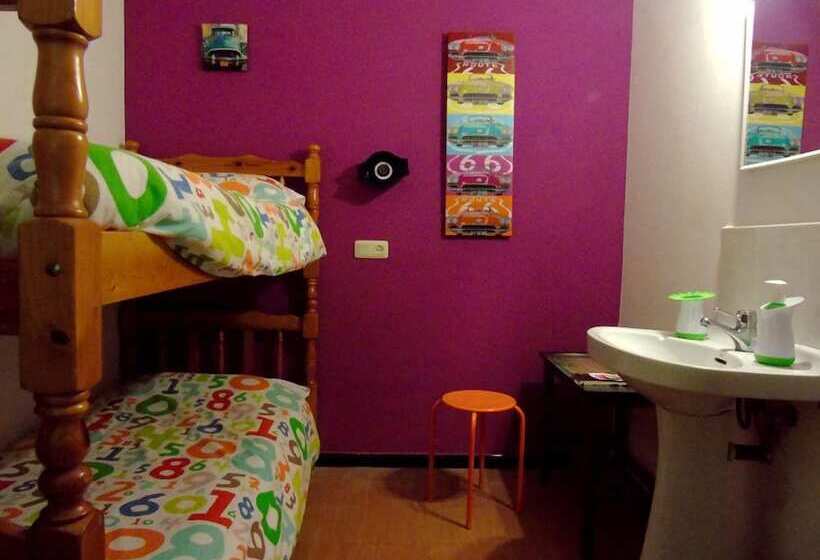 패밀리 룸, Pensió I Apartament Torrent