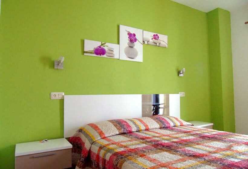 ファミリールーム, Pensió I Apartament Torrent