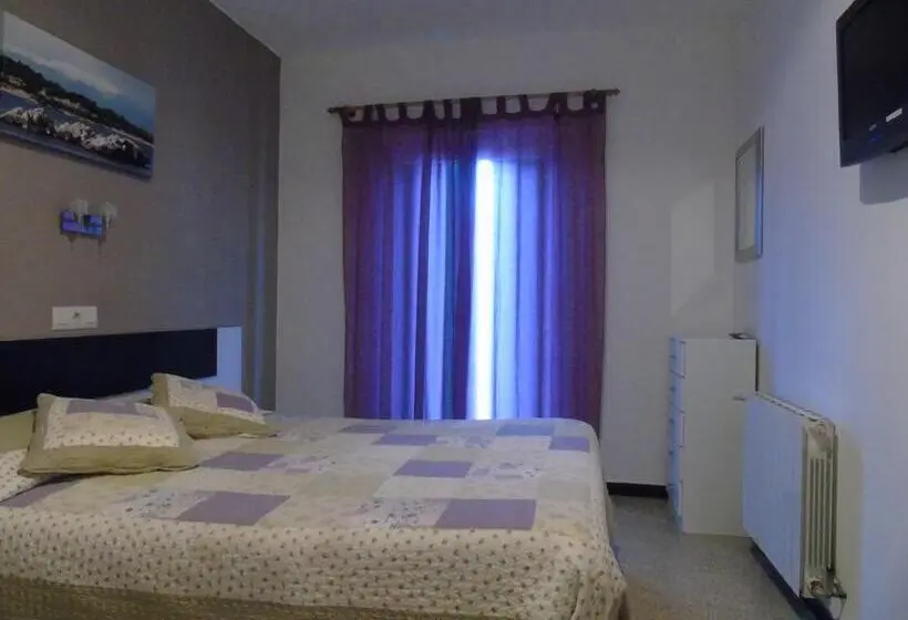 Standard-huone Parveke, Pensió I Apartament Torrent