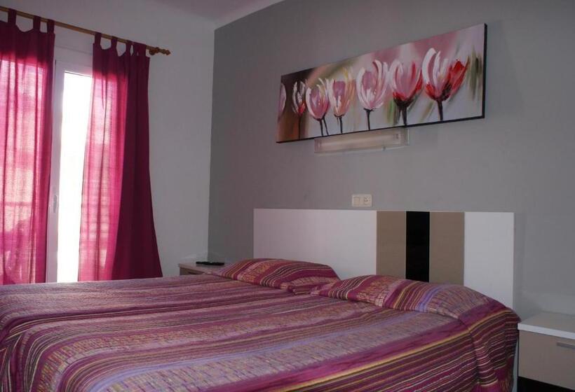 스탠다드 발코니 룸, Pensió I Apartament Torrent