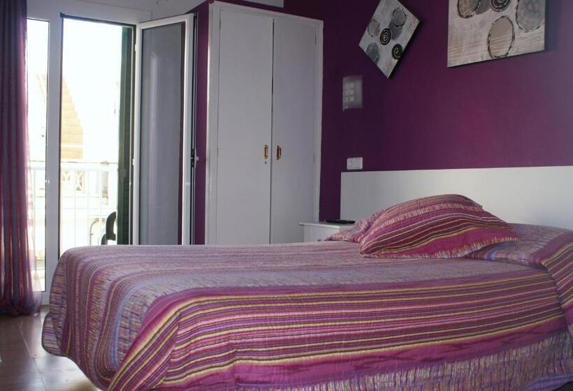 스탠다드 발코니 룸, Pensió I Apartament Torrent