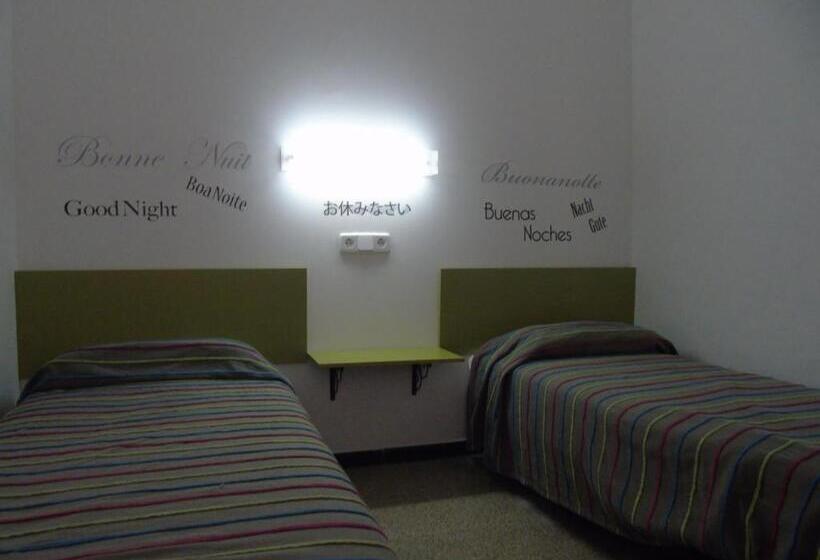 패밀리 룸, Pensió I Apartament Torrent