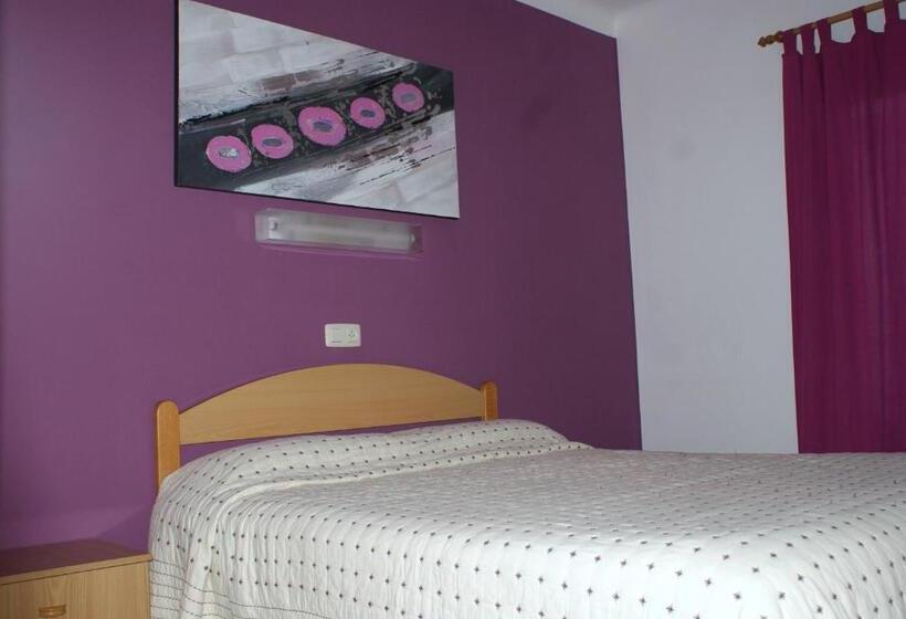 家庭间, Pensió I Apartament Torrent