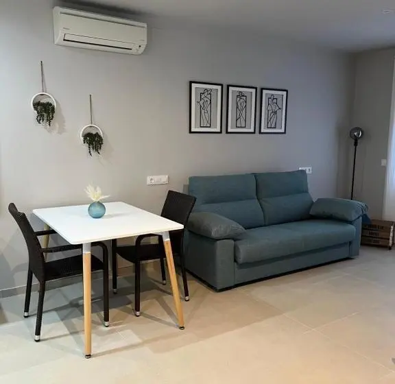 Perhestudio, Pensió I Apartament Torrent