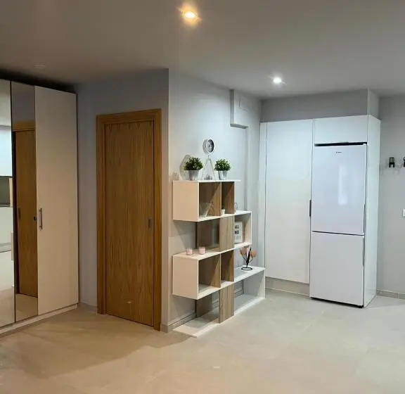 Perhestudio, Pensió I Apartament Torrent