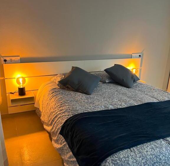 패밀리 스튜디오, Pensió I Apartament Torrent