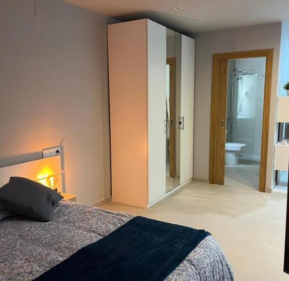 家庭工作室, Pensió I Apartament Torrent