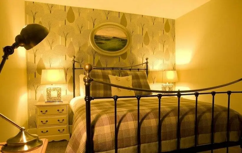 デラックスルーム, Sandown House