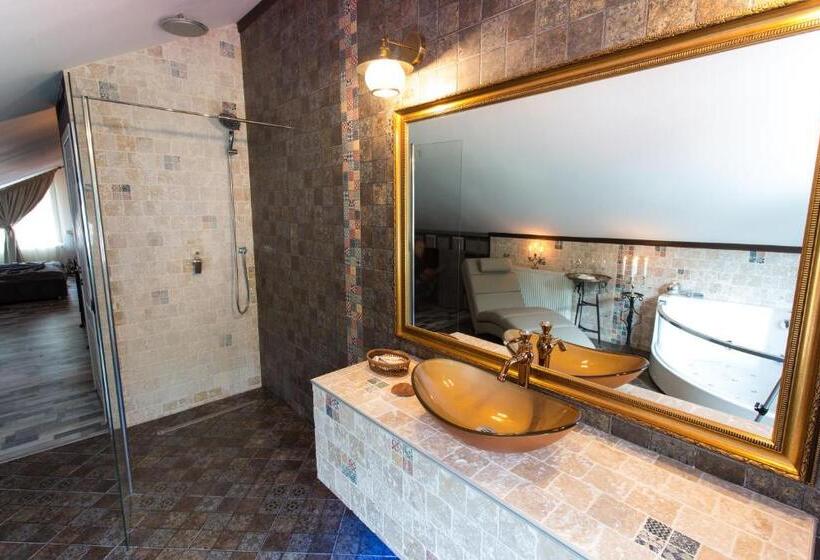 Люкс Повышенной Комфортности, Pension Casa Wenge