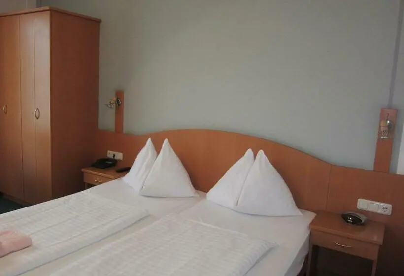 Standard Kolmen Hengen Huone, Pension Elisabeth