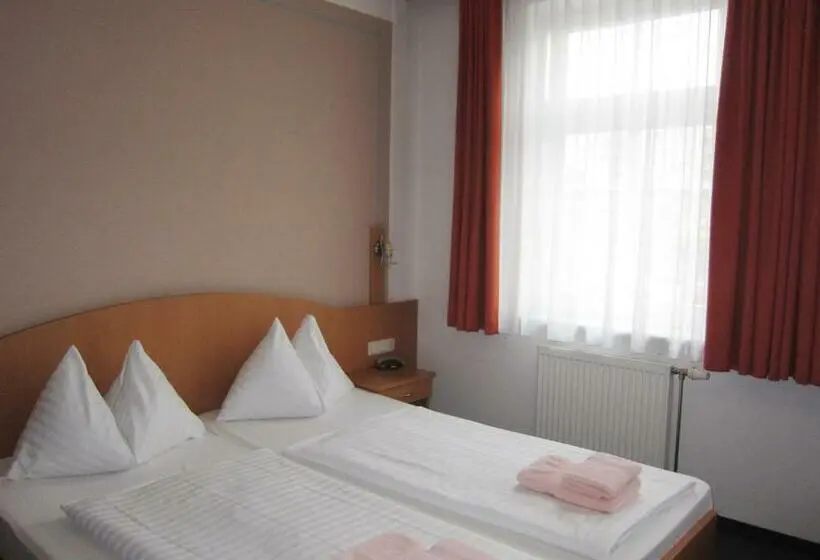 Standard Kolmen Hengen Huone, Pension Elisabeth