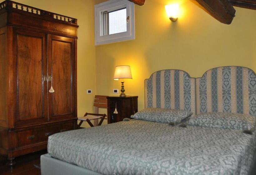 استودیوی استاندارد, Piazza Nova Guest House