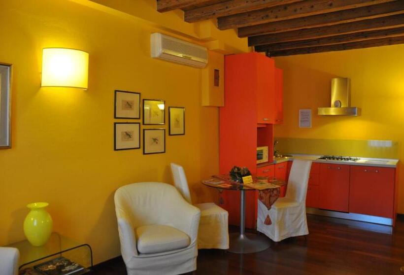 اتاق لوکس, Piazza Nova Guest House