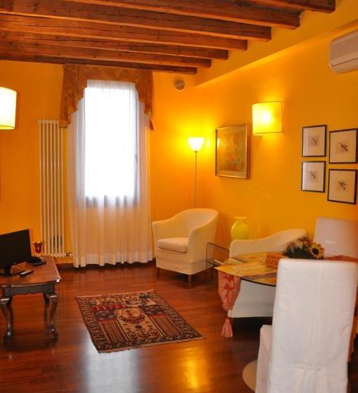 اتاق لوکس, Piazza Nova Guest House