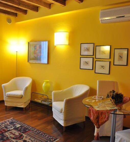 اتاق لوکس, Piazza Nova Guest House